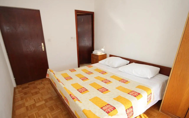 Apartment Zavalatica 9315a