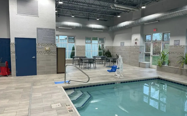 Baymont Inn And Suites Grand Rapids