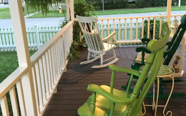 Finlay House Bed and Breakfast Niagara - on - the - Lake