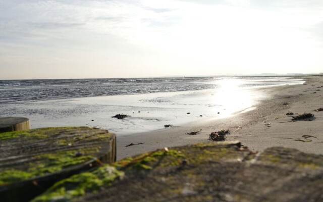 Houseboat Comfortable Vacation Home