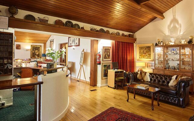 The Cedar Lodge Hotel and Restaurant