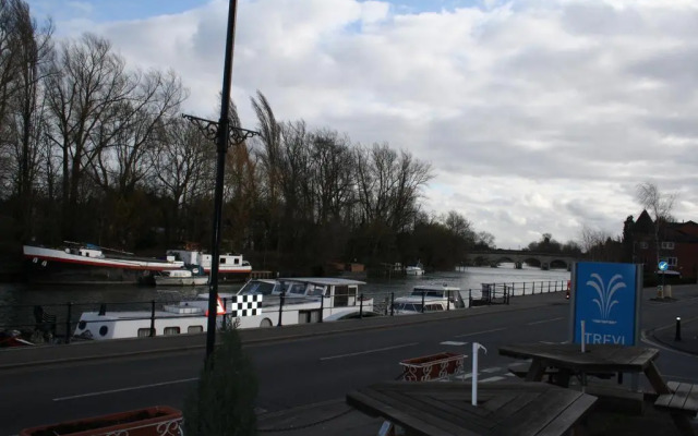 Uno Hotel Thames