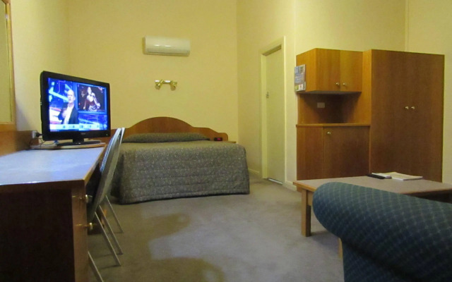 Glenelg Motel