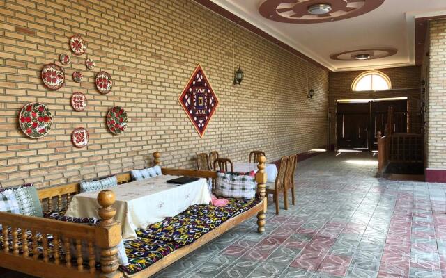 Saroy Guest house