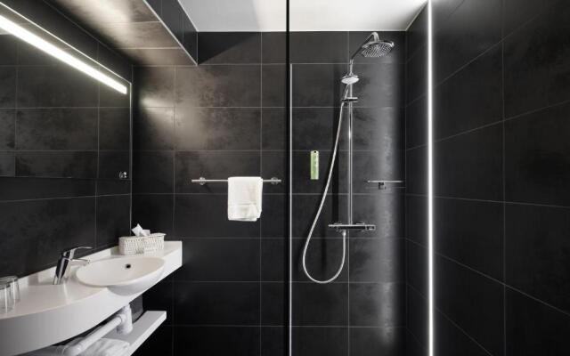 Le 24 Hotel