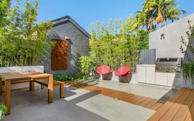 Family House Close to Bondi Beach and Shops