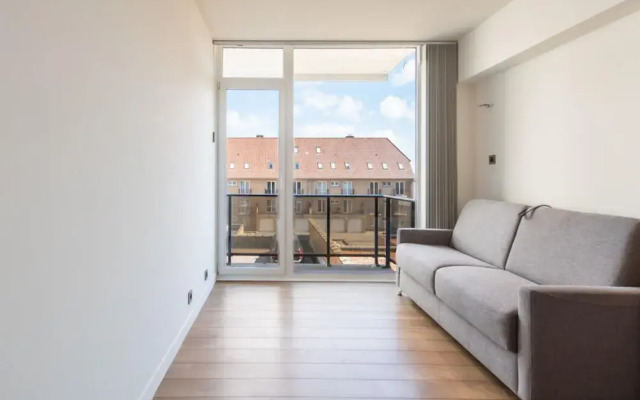 Apartment With Frontal sea View in Raversijde