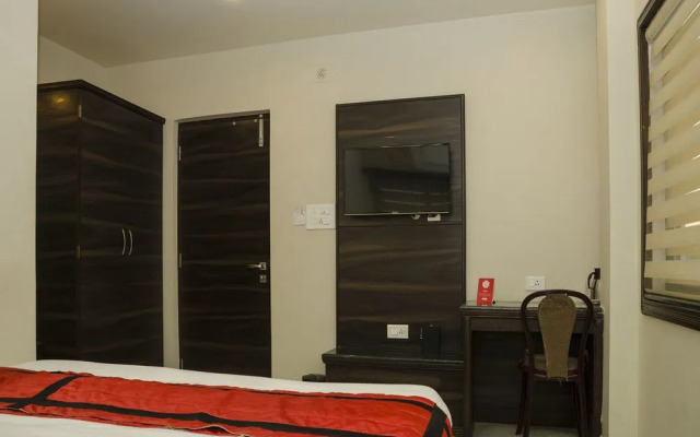 Oyo 8318 Near Railway Station