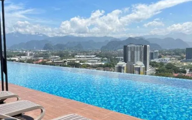 Ipoh Town Horizon Skypool Suites 4-11pax by IWH Suites