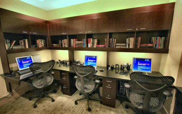 Hilton Garden Inn Bethesda Downtown