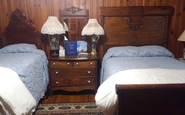 The Inn At Brevard - Bed And Breakfast - Adult Only