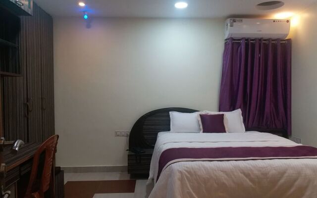 OYO 12812 Four Seasons Villa
