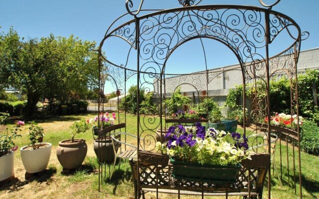 Cooma Cottage