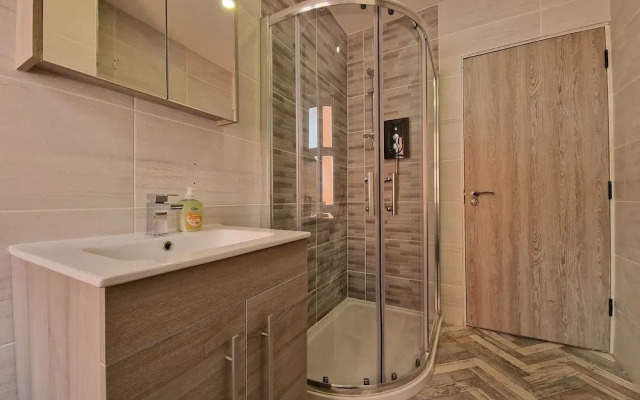 Dysa Clifton Apartments