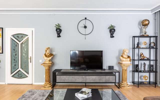 Spacious Apartment on Bagdat Street Kadikoy
