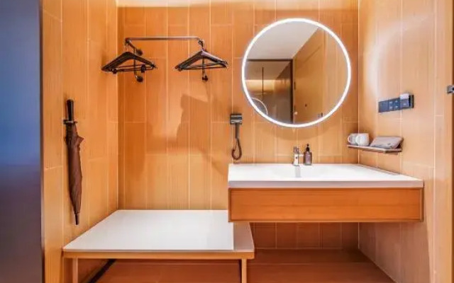 JI Hotel (Neijiang Normal University, Wansheng City)