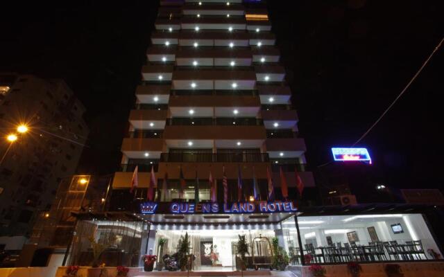 Queens Land Hotel