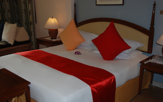 White House Beach Resort And Spa