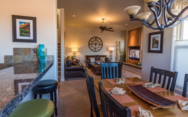 Lava Falls at Entrada Vacation Rentals