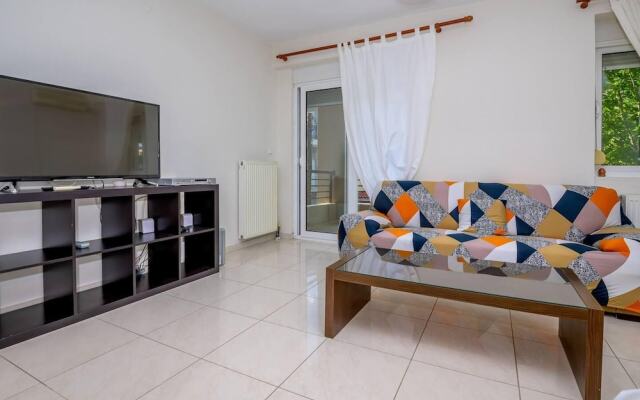 Cozy 'koukou' Discrete Apartment in Orestiada