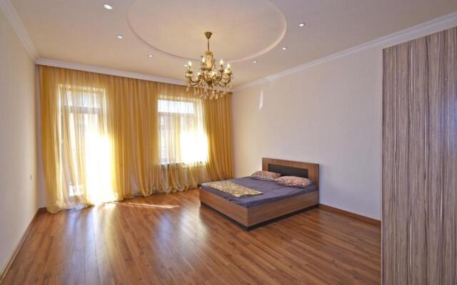 Tumanyan street, 3 bedrooms New Renovated apartment TM662