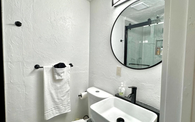 Fully-furnished Studio With Rustic Design 36B