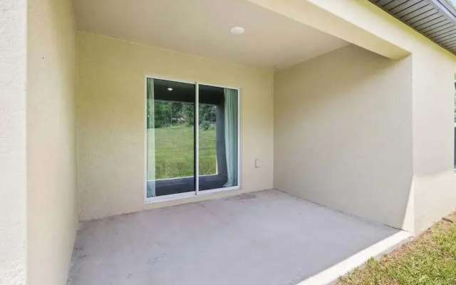 Springhill Retreat! 3 Bed, 2 Bath!