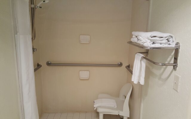 Quality Inn Mobile West Tillmans Corner