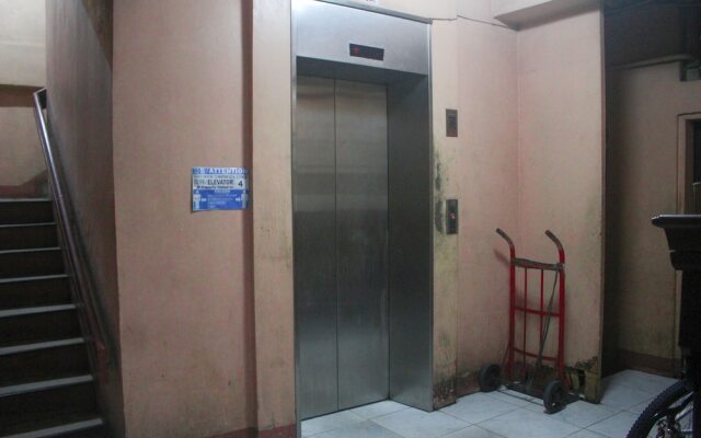 OYO 1011 First Hotel
