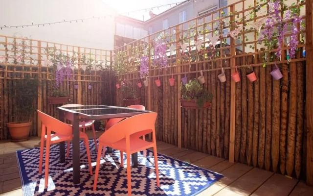 Alegr0 · 60s Chic Central Apartment w/ Garden