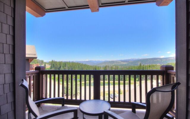 One Ski Hill Place S8414