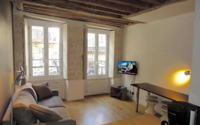 Urban Flat 174 - Vuitton St Denis