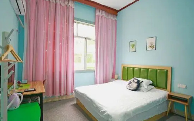 Wenjiang Spring Flower Hotel