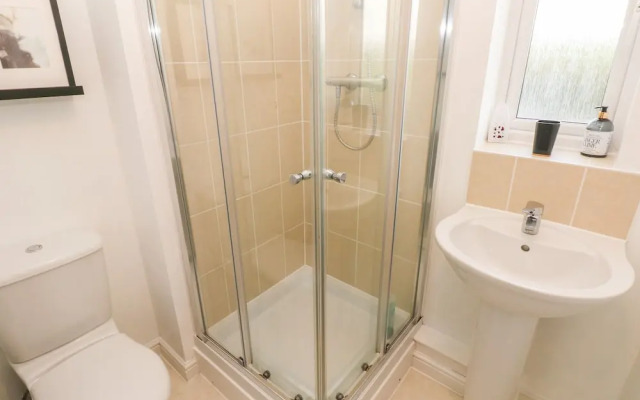 10 Belfrey Close