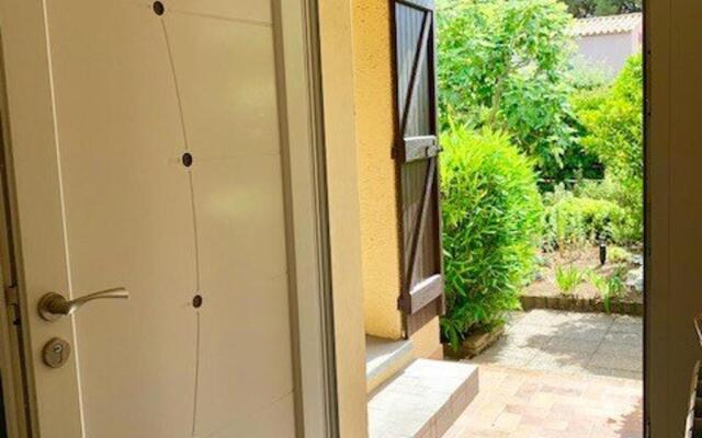 Maison Cap d'Agde, 5 pièces, 8 personnes - FR-1-607-23