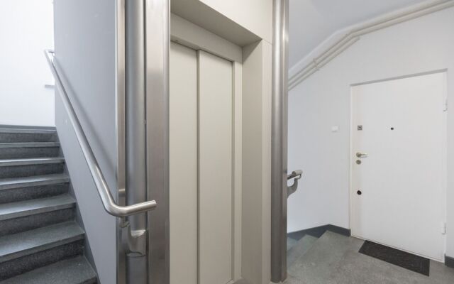 Studio Świętokrzyska Warsaw by Renters