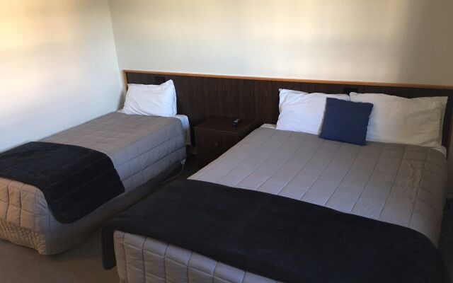Admirals Motor Lodge