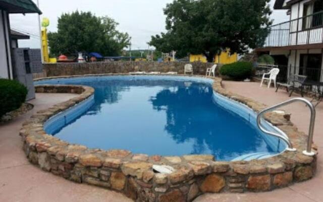 OYO Hotel Windmill Branson