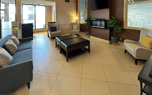 Comfort Inn & Suites Ambassador Bridge