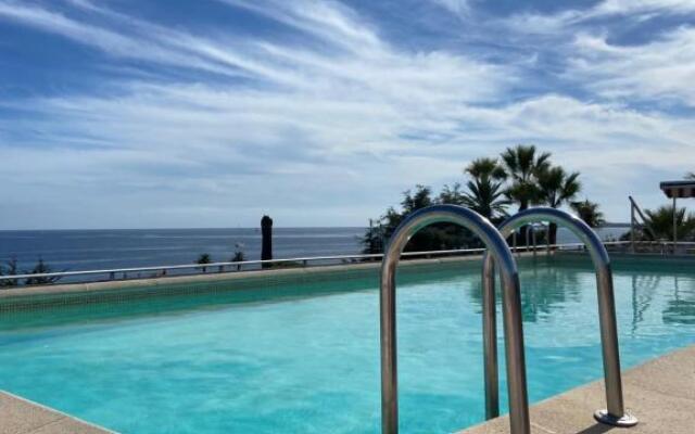 Apt Golfe Juan - 5min des plages - Parking privée - Piscine Rooftop