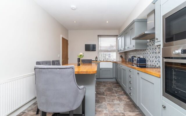 Homely and Modern Maisonette in Vibrant Bristol
