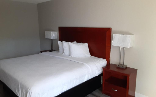 Days Inn by Wyndham Ozark