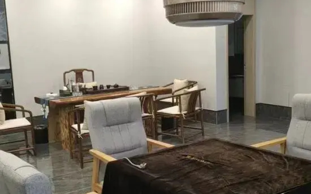 Lavande Holiday Hotel (Chongzhou Wanda High-speed Railway Station)