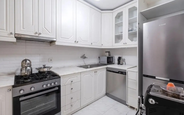 Flat With Balcony 4 min to Akmerkez Mall in Etiler