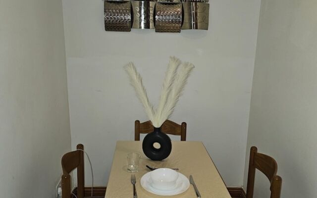 Primely Located 1-bed Apartment in Brighton