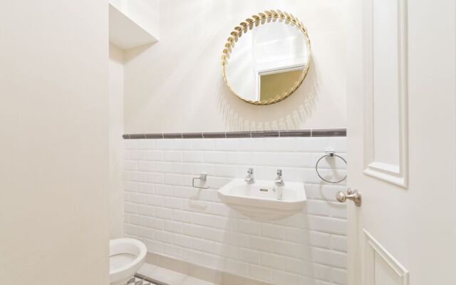 Central Apartment Camden Street