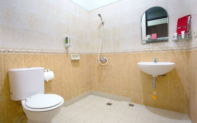 The Posters Hotel Mice by Reddoorz