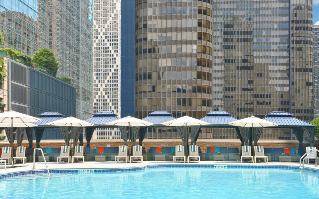 DoubleTree by Hilton Chicago - Magnificent Mile