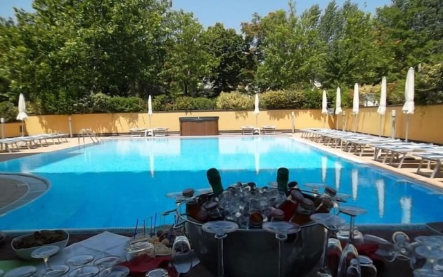 Alexia Palace Hotel Residence