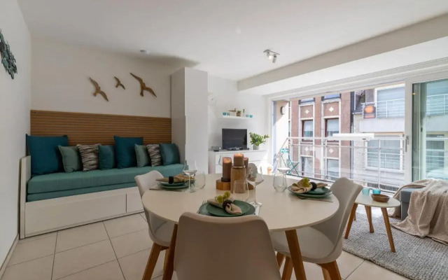 'Blue Sea' - Studio in Ostend with private parking